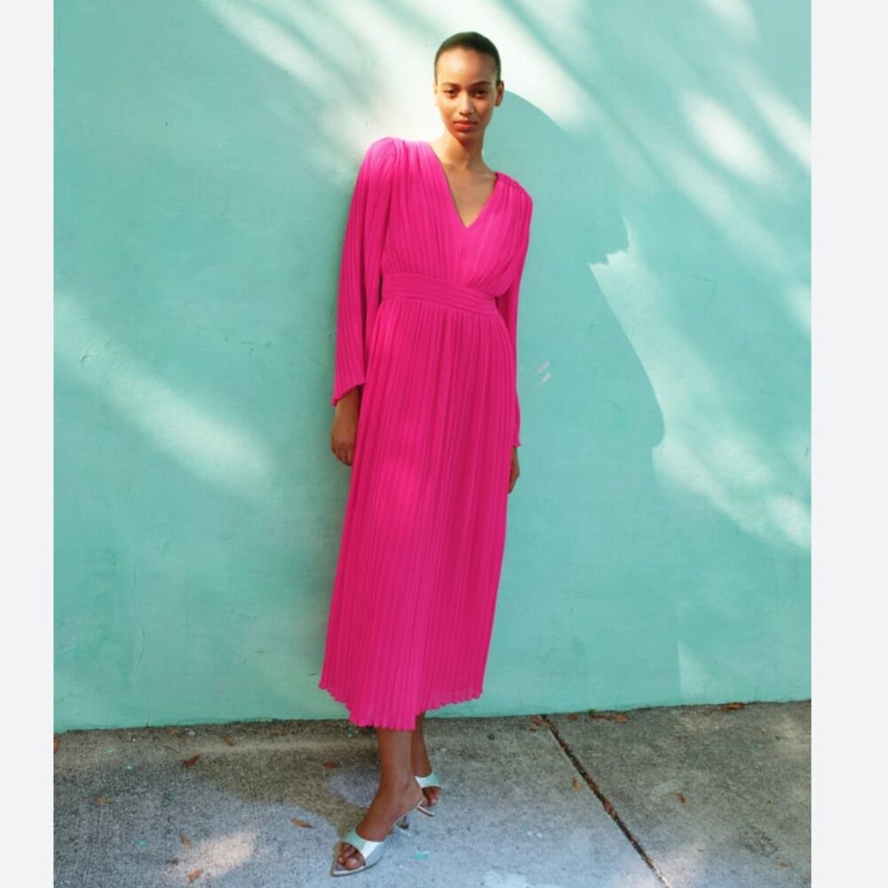 NWOT ZARA WOMAN NWT FUCHSIA PLEATED V-NeckMIDI CHIFFON DRESS_7969/053